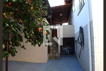 Quintal de casa à venda com 3 quartos, 360m² em Nova Vista, Belo Horizonte