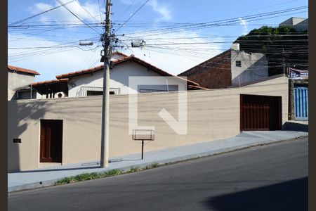 Fachada de casa à venda com 3 quartos, 360m² em Nova Vista, Belo Horizonte