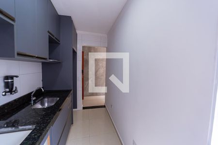 Cozinha de apartamento para alugar com 2 quartos, 42m² em Vila Euthalia, São Paulo