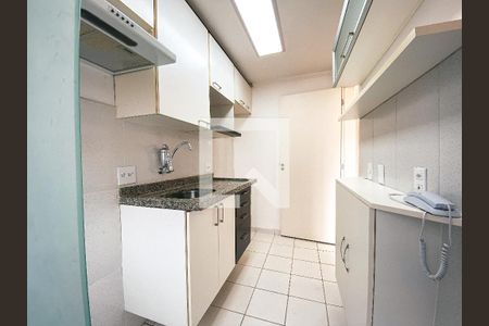 Cozinha de apartamento para alugar com 2 quartos, 55m² em Jardim Pinheiros, São Paulo