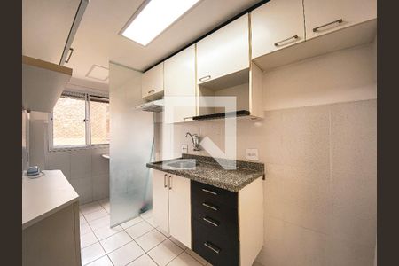 Cozinha de apartamento para alugar com 2 quartos, 55m² em Jardim Pinheiros, São Paulo
