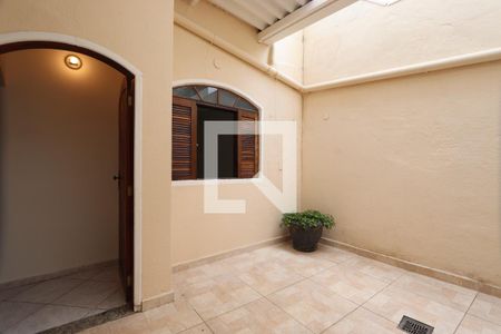 Quintal/Lavanderia de casa para alugar com 1 quarto, 70m² em Vila Tolstoi, São Paulo