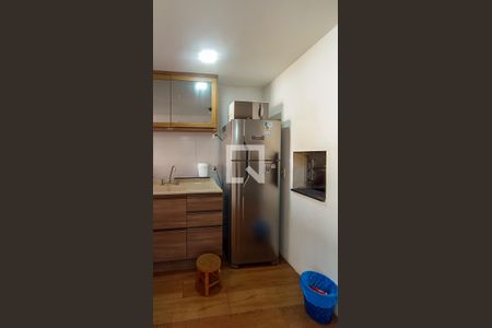 Cozinha  de apartamento para alugar com 1 quarto, 44m² em Azenha, Porto Alegre
