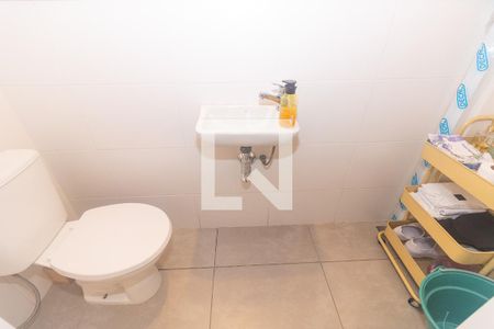 Banheiro de Serviço de casa para alugar com 2 quartos, 185m² em Ipiranga, São Paulo