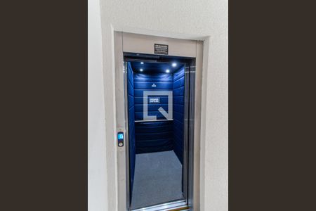 Área comum - Elevador de apartamento à venda com 2 quartos, 44m² em Parque Vitoria, São Paulo