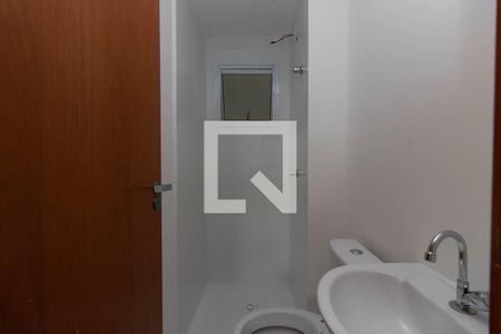 Banheiro de apartamento à venda com 2 quartos, 37m² em Parque Vitoria, São Paulo