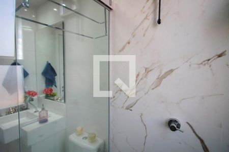 Banheiro de apartamento à venda com 2 quartos, 63m² em Nova Suíça, Belo Horizonte