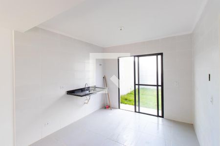 Cozinha de casa de condomínio para alugar com 3 quartos, 70m² em Jardim Ipes, Cotia
