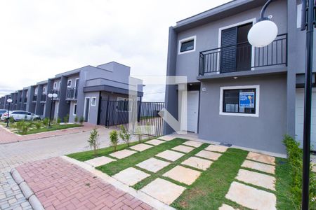 Fachada de casa de condomínio para alugar com 3 quartos, 70m² em Jardim Ipes, Cotia