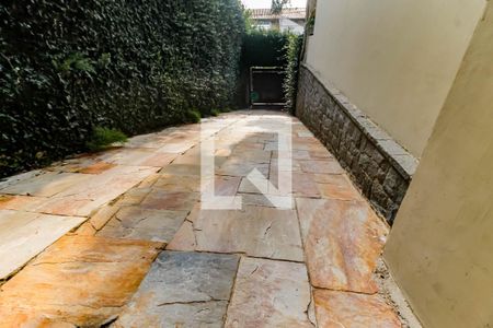 Garagem de casa para alugar com 5 quartos, 800m² em Jardim Leonor, São Paulo