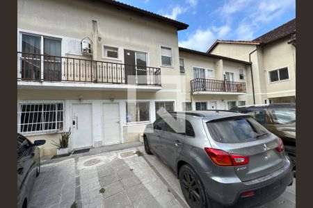 Fachada de casa de condomínio à venda com 3 quartos, 112m² em Vargem Grande, Rio de Janeiro