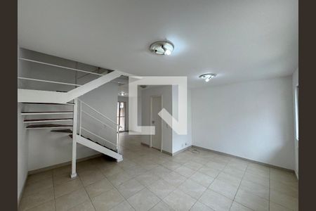 Sala de casa de condomínio para alugar com 3 quartos, 112m² em Vargem Grande, Rio de Janeiro