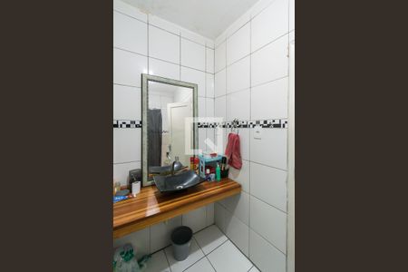 Banheiro de apartamento à venda com 2 quartos, 72m² em Olaria, Rio de Janeiro