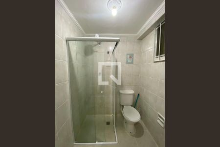 Banheiro de kitnet/studio para alugar com 1 quarto, 26m² em Centro, Guarulhos