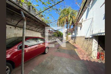 Garagem de casa para alugar com 4 quartos, 1147m² em Engenho de Dentro, Rio de Janeiro