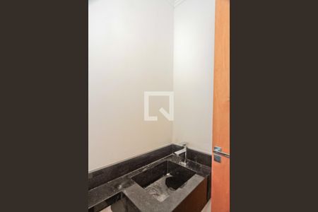 Lavabo de casa à venda com 3 quartos, 110m² em Santa Teresinha, São Paulo