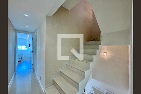 Corredor para os Quartos de casa de condomínio à venda com 6 quartos, 300m² em Recreio dos Bandeirantes, Rio de Janeiro