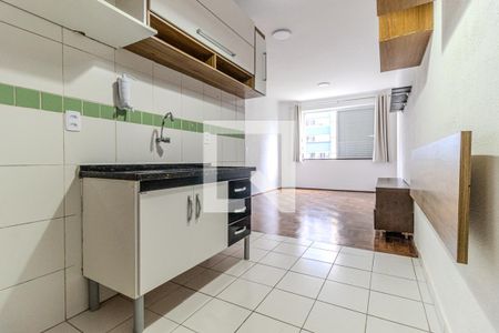 Cozinha de kitnet/studio para alugar com 1 quarto, 33m² em Santa Ifigênia, São Paulo