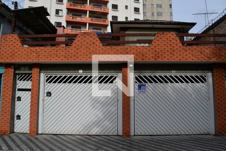 Fachada de casa à venda com 3 quartos, 231m² em Vila Assunção, Santo André