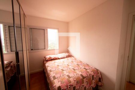 Quarto 1 de apartamento para alugar com 3 quartos, 76m² em Jardim Tupanci, Barueri