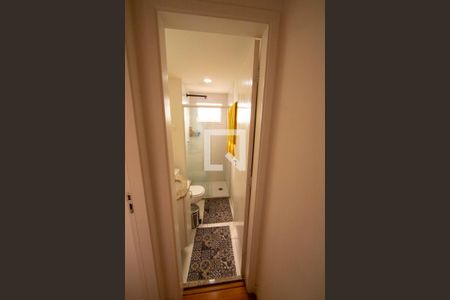 Banheiro Social de apartamento para alugar com 3 quartos, 76m² em Jardim Tupanci, Barueri