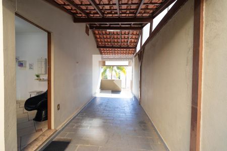 Garagem de casa à venda com 2 quartos, 415m² em Vila Georgina, Campinas