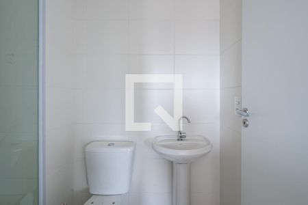 Banheiro de kitnet/studio à venda com 2 quartos, 32m² em Jardim Itacolomi, São Paulo