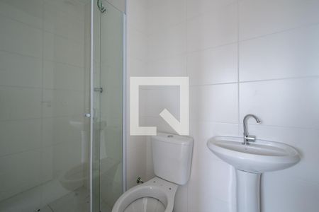 Banheiro de kitnet/studio à venda com 2 quartos, 32m² em Jardim Itacolomi, São Paulo