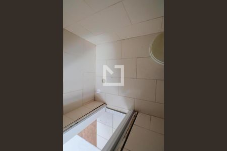 Banheiro 2 de casa à venda com 2 quartos, 90m² em Fátima, Canoas