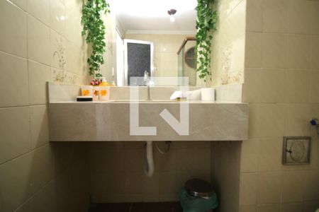 Banheiro da Suíte de casa à venda com 3 quartos, 120m² em Olaria, Rio de Janeiro