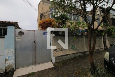 Fachada de casa à venda com 3 quartos, 120m² em Olaria, Rio de Janeiro