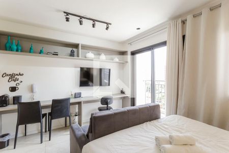 Sala/Quarto de kitnet/studio para alugar com 1 quarto, 30m² em Indianópolis, São Paulo