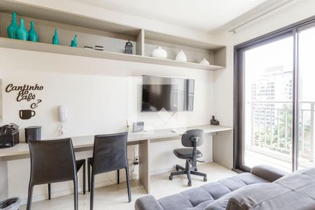 Sala/Quarto de kitnet/studio para alugar com 1 quarto, 30m² em Indianópolis, São Paulo