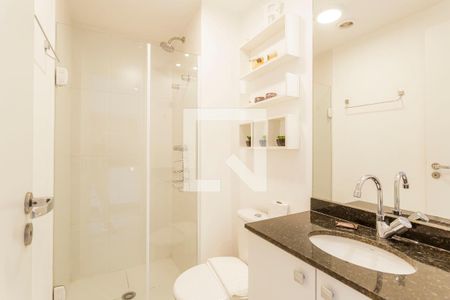 Banheiro de kitnet/studio para alugar com 1 quarto, 30m² em Indianópolis, São Paulo
