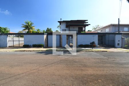 Fachada de casa à venda com 4 quartos, 480m² em Parque dos Jacarandás, Campinas
