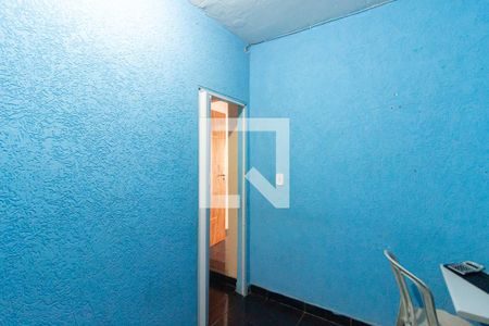 Quarto de casa para alugar com 3 quartos, 165m² em Vila Carmosina, São Paulo