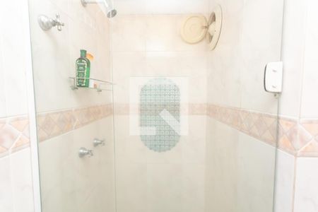 Banheiro de apartamento à venda com 2 quartos, 65m² em São João, Porto Alegre