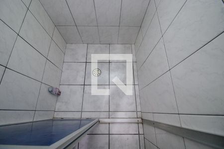 Banheiro da cozinha de casa à venda com 2 quartos, 150m² em Jardim Dona Sinha, São Paulo