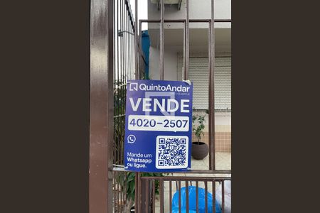 Plaquinha Instalada de apartamento à venda com 2 quartos, 68m² em Santa Maria Goretti, Porto Alegre