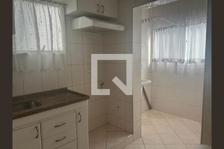 Cozinha de apartamento para alugar com 2 quartos, 65m² em Jardim das Bandeiras, Campinas
