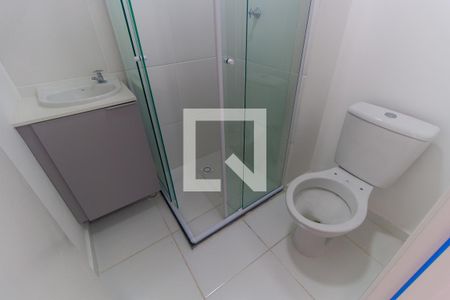 Banheiro de apartamento para alugar com 1 quarto, 15m² em Vila Santa Clara, São Paulo