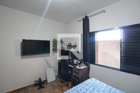 Quarto 2 de casa à venda com 3 quartos, 270m² em Serrano, Belo Horizonte