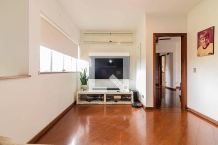 Sala de TV de casa à venda com 4 quartos, 417m² em Parque dos Principes, São Paulo