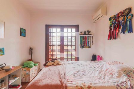 Suíte 1 de casa à venda com 4 quartos, 417m² em Parque dos Principes, São Paulo
