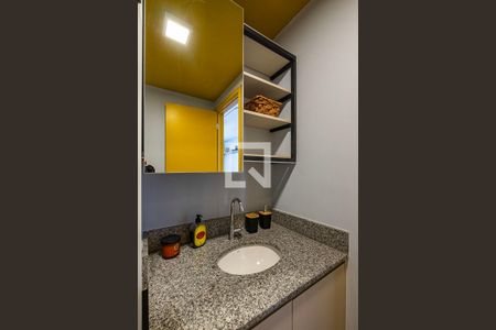 Banheiro de kitnet/studio à venda com 1 quarto, 26m² em Pinheiros, São Paulo