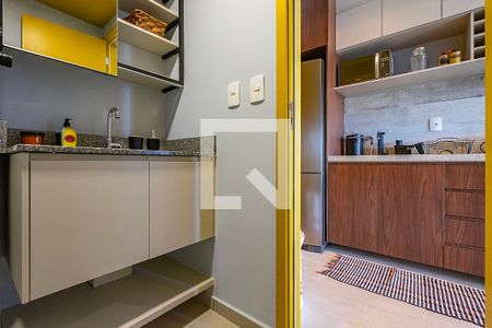 Banheiro de kitnet/studio à venda com 1 quarto, 26m² em Pinheiros, São Paulo