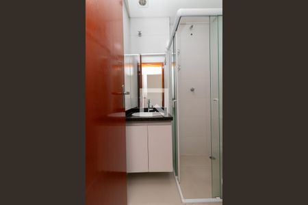 Banheiro de apartamento para alugar com 2 quartos, 38m² em Vila Ré, São Paulo
