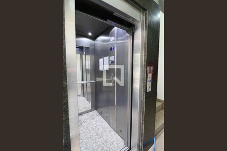 Área comum - Elevador de apartamento para alugar com 2 quartos, 38m² em Vila Ré, São Paulo