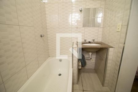 Banheiro da Suíte de casa para alugar com 2 quartos, 65m² em Parque Edu Chaves, São Paulo