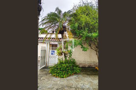 Fachada plaquinha IUXA-797 de casa de condomínio à venda com 4 quartos, 223m² em Anil, Rio de Janeiro